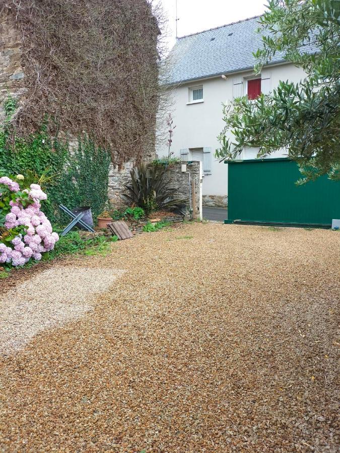 Appartement Au Centre Ville Avec Un Beau Jardin Prive ลันยง ภายนอก รูปภาพ